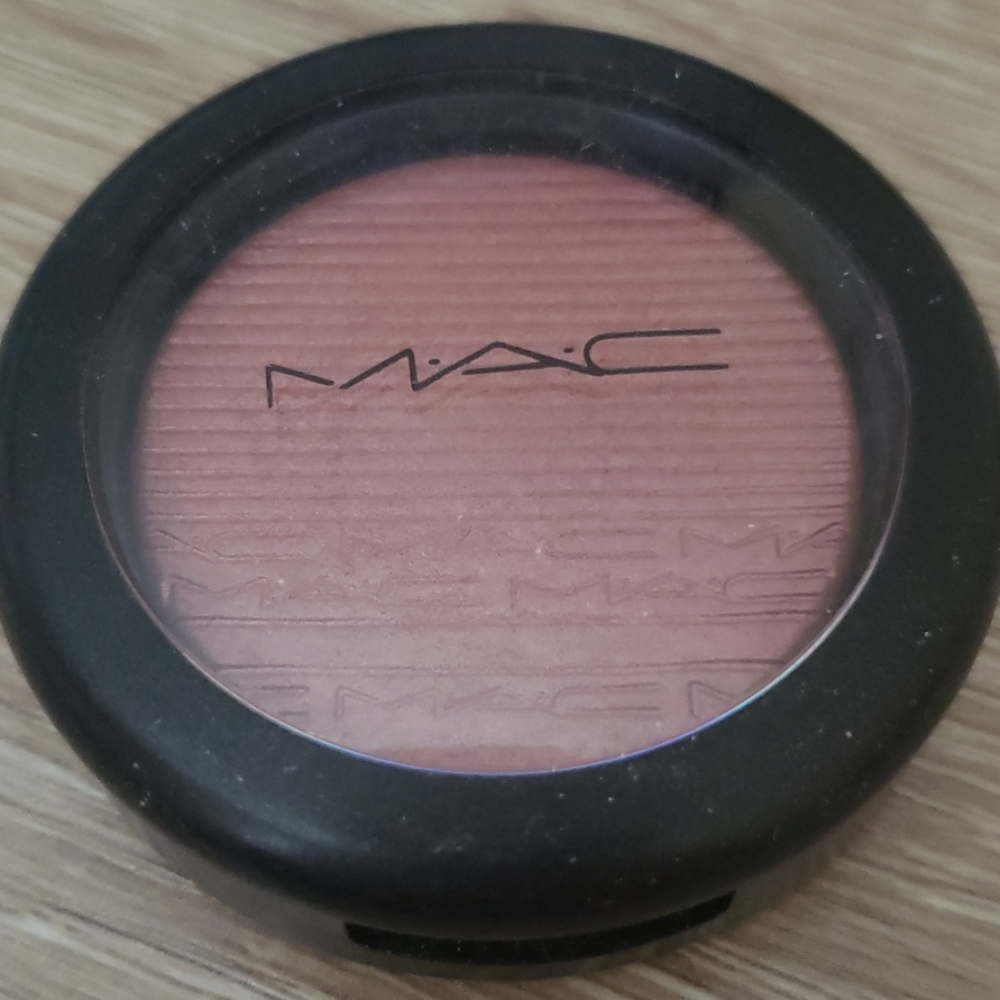 MAC blush